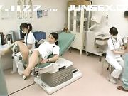 淫荡诊所-女医生帮病人检查反而被日