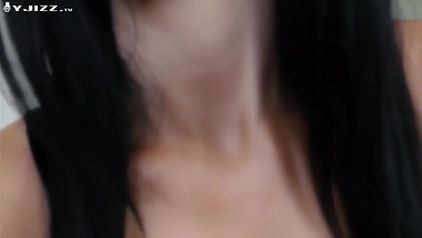 狂野大奶熟女张开双腿等你来插入