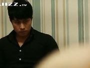 我和朋友的聚会演变成了群交大会