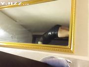 富姐花钱夜店雇个精壮帅哥玩SM吃口水舔高跟逼逼菊花一样不能少