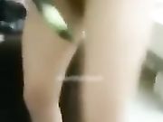 乖女儿吃冰棒要和爸爸玩冰火结果草完被爸爸用大黄瓜爆插