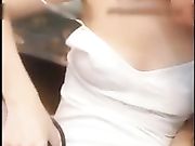 上次在办公室玩露出直播的妹子拿了把大剪刀说要卖逼毛一块钱一根