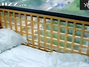 超美S型身材骚浪情人全裸落地阳台前舞骚弄姿 白嫩肉体按倒在床上连续猛操