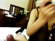 酒店炮战欲望超强的制服小娘子 高科技炮机操高潮后在干她