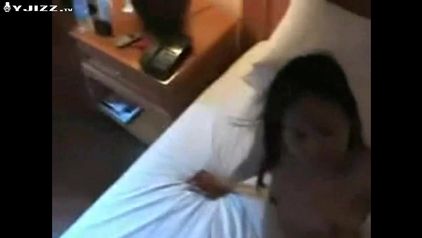 天豪酒店约了个在校生 屄屄超嫩做爱很生涩