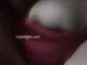 饥渴丰满少妇晚上出击勾引胖司机激情车震