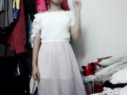 涉世未深年轻小演员为了上镜出名被禽兽导演诱骗脱衣3