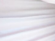 剧情演绎两个少妇勾搭快递小哥 无毛肥逼小皮鞭摩擦插入两个少妇轮换着操