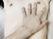 牛仔短裤贫乳美女特写深喉掰穴舔逼特别爽2