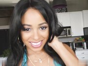 白色巨屌被热辣黑妹大奶骚穴紧密包裹