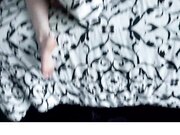 淘气的保姆被主人抓到手淫只好给他操