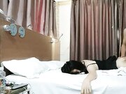 良家小姐姐刷完抖音换上丝袜淫水潺潺抽插