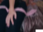 金发大学生少女在学校宿舍里被长屌同学狠操