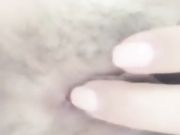 颜值还不错肤色很漂亮的美女主播来月经还和狼友神交舔鸡巴