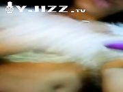 天气太热了,妹子出门都不穿内裤了