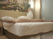 甜美肥穴外围妹纸翘起双腿肥逼特写抬腿正入