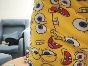 漂亮小少妇跪下口交这画面真有冲击力