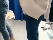 大哥用钱买贞操强扒学妹按着头草嘴后入内射