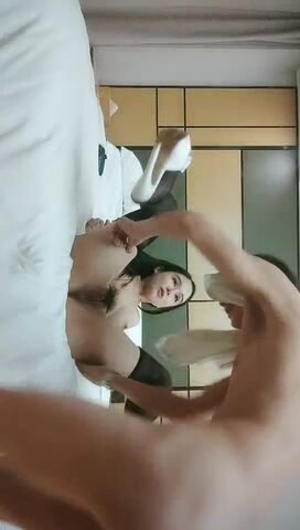 约炮艺校网红脸外围女先来一段诱惑艳舞02