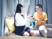 约操清纯甜美短裙小姐姐舌吻调情扶屌骑乘01