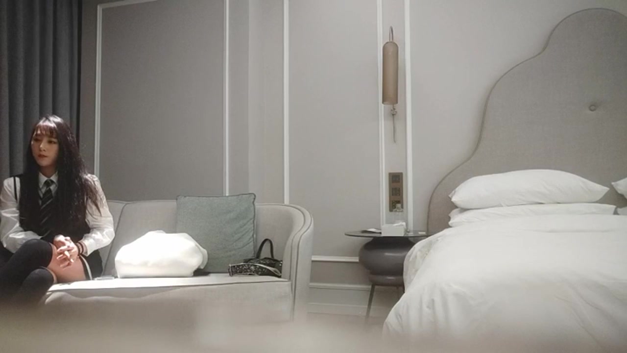 大胸御姐今夜来相伴风骚妩媚要舔穴害羞的遮挡