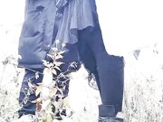 红衣少妇驾车户外野外草地和炮友啪啪