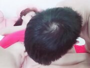 小情侣妹子年纪不大木耳粉嫩操完男的帮妹子