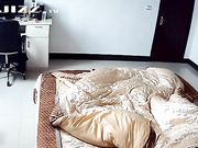 摄像头偷拍小伙和大自己10岁的富婆美少妇打炮