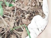 姐妹俩勾引了一个炮友一起到户外直播口交啪啪