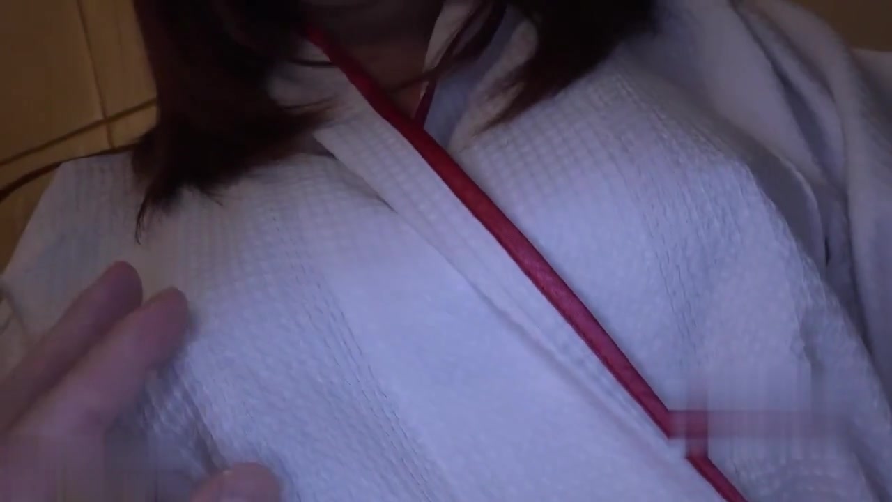 母乳妈妈洋溢妩媚肉感巨乳小桃29岁