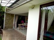 屁股到嘴在桌子上操 吃肛门奶油派 米娅班迪尼