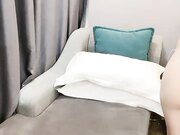 小表妹主动上位骑乘白嫩大乳诱惑