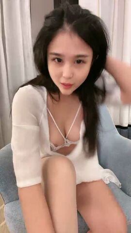 全网我最骚表演被强奸不要过来 脱光光用黄瓜磨穴 淫语骚话不断黄瓜抽插