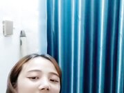 美容店小老板娘跟小哥在店里直接啪啪深喉舔脚舔菊花