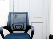 白嫩少女座椅自慰坐插水晶大屌水太多了