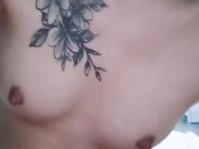 好久不见的香菜一直还是撩骚网友 在线约炮给网友发自己小电影