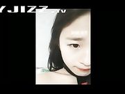 网红脸蛋气质美女主播摸逼呻吟男朋友居然在旁边玩手机害我鸡巴硬邦邦了一晚上