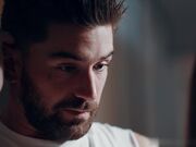 极品活泼开朗人妖跪地主动深喉吃鸡巴站立后入扭动屁股迎合肉棒啪啪带劲