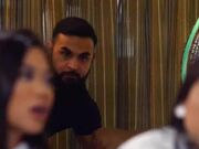 刺激俩学生装妹子被闯进来猛男玩SM重口味捆住手塞住嘴激烈啪啪操到射