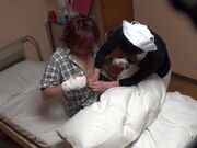 美女护士调皮看护的性治疗专科医院2