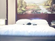 性感黑丝短裙JK装妹子 聊聊天妹子骚起来扭动 特写蹲着口交扣逼后入猛操