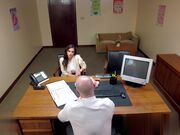 努力尝试过正常日子但那女人的小穴不同意