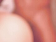 淘气金发美女对大黑蟒唯命是从