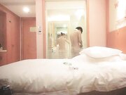 白衣妹子啪啪 穿上白丝上位骑坐抬腿侧入猛操