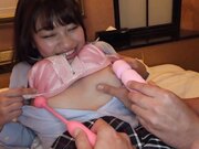 暴力口交吸出精液 一个大山雀的乳交和口交1