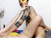 主动骑乘位上下猛砸 扛起大长腿爆操 扶着屁股后入1