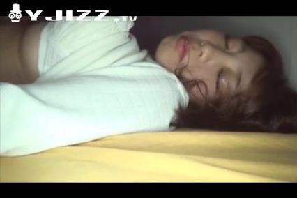 粉逼美女约会网友被迷倒无套内射