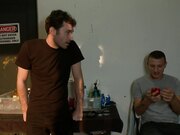 姐妹喝完小酒被俩猛男绑住放到密室里踩头拳交深喉暴力操穴