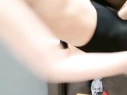 姐弟乱伦 姐姐身材好，弟弟鸡巴很大 两个人玩的很快乐