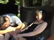 舌尖交缠 充满唾液的浓郁吻开始了 1